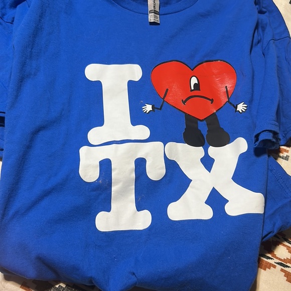 Bad bunny I ♥️ TX - Picture 3 of 3